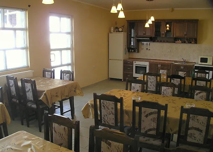 Karadzhovy Affittacamere 2*