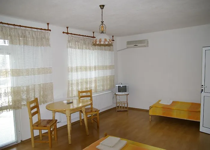 Karadzhovy Affittacamere Kalofer